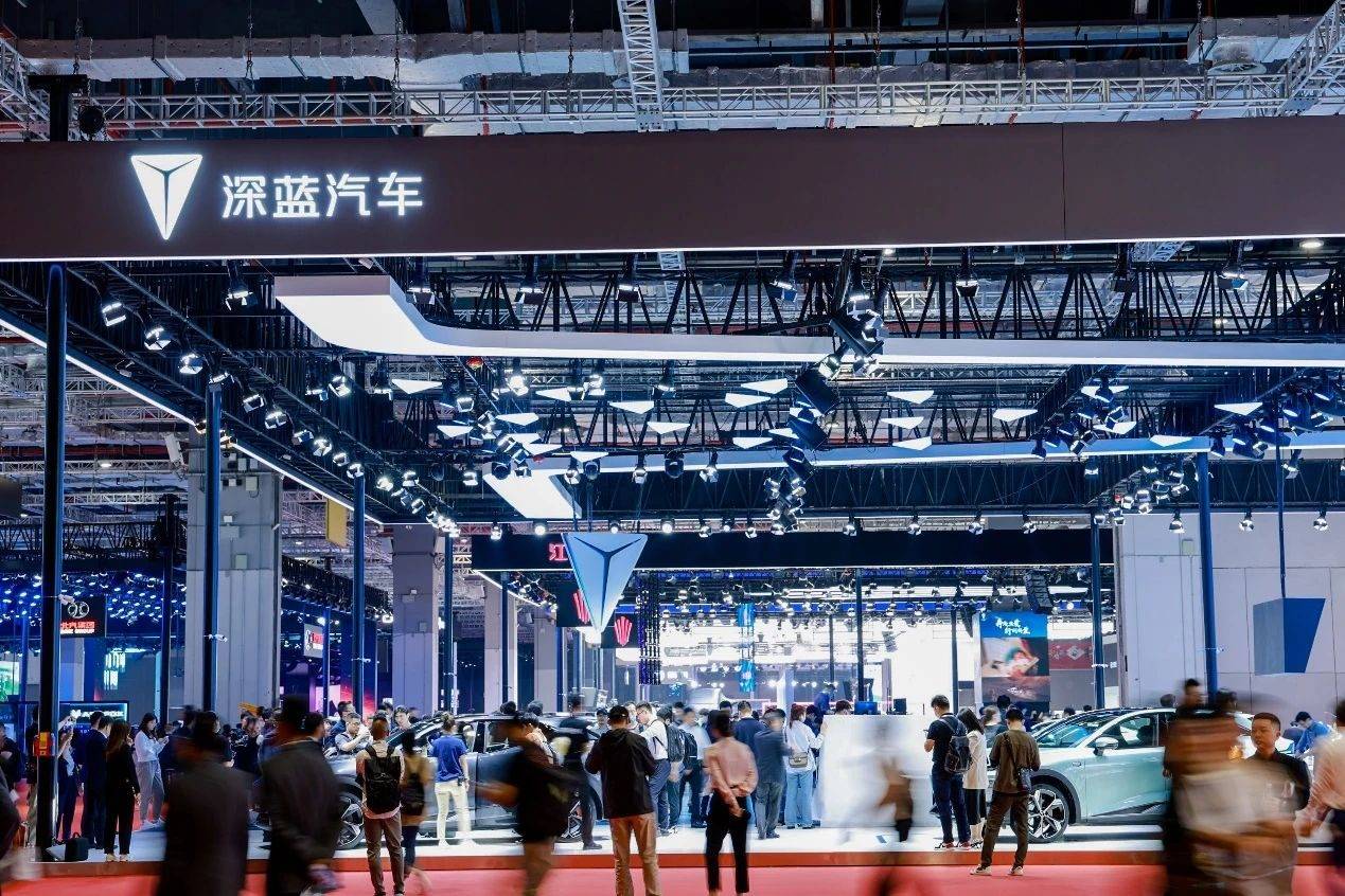 苹果电脑固态版:上海车展｜深蓝S7亮相 品牌小目标：五年破百万辆-第1张图片-太平洋在线下载