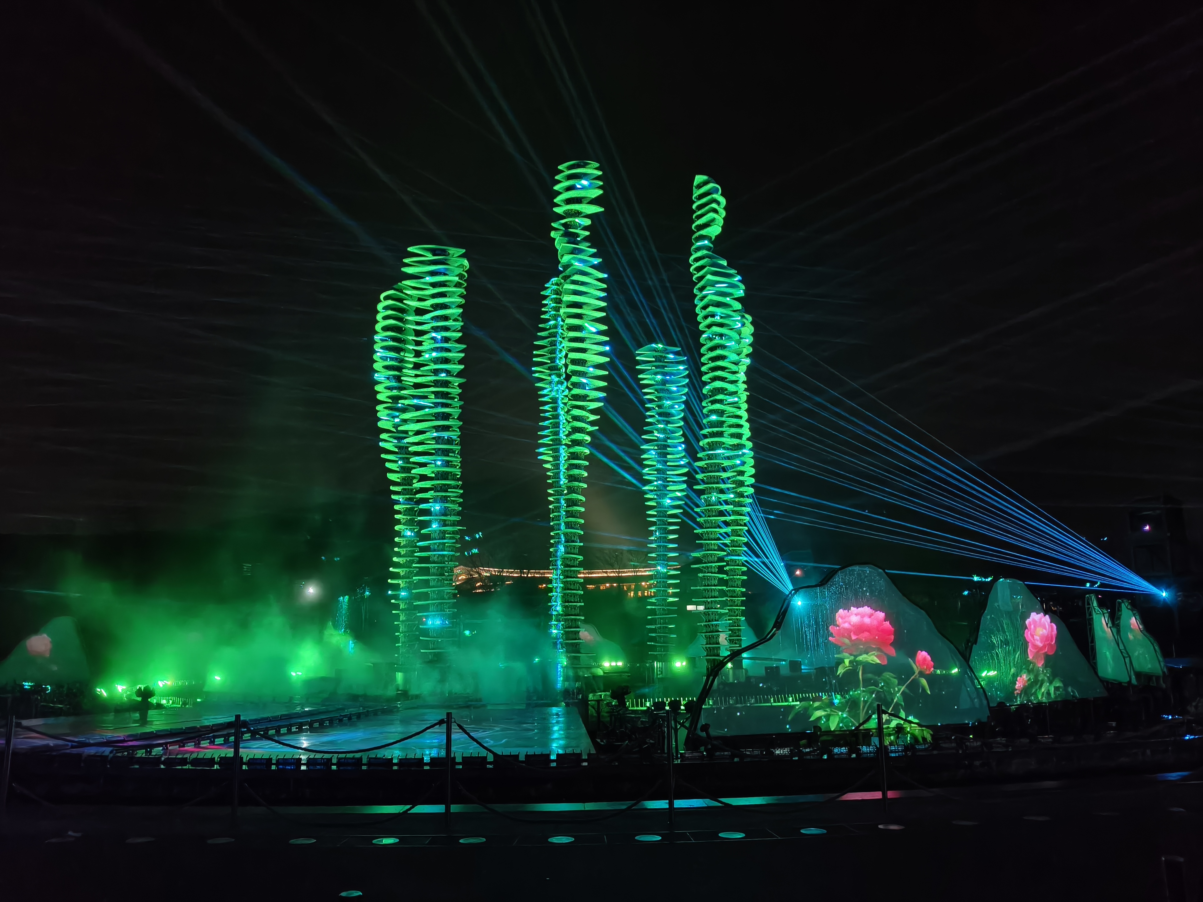 夜景灯光秀手机版软件(拍摄夜景灯光秀如何设置各项参数)